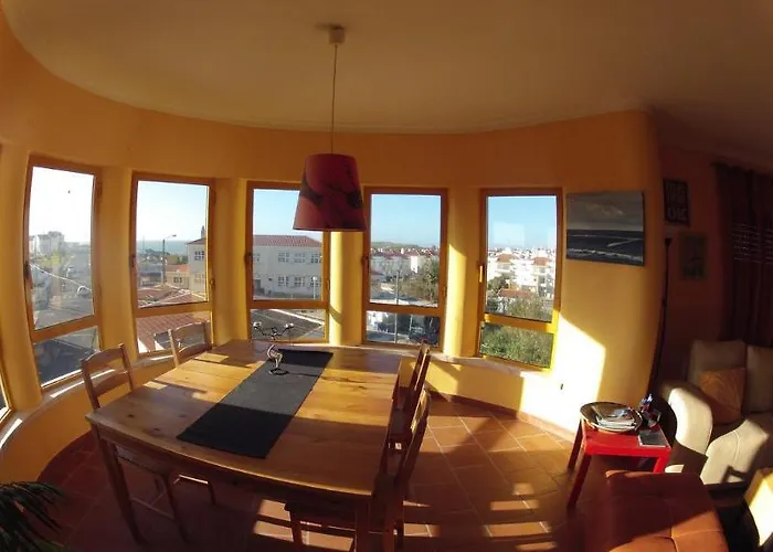 Πανσιόν Pksc - Surfers House Peniche