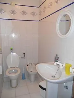 Πανσιόν Pksc - Surfers House 3*