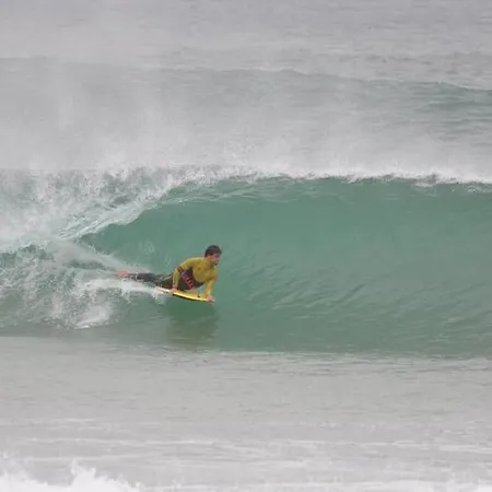 Pksc - Surfers House 3* Peniche