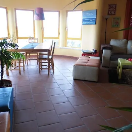 Pksc - Surfers House 3* Peniche