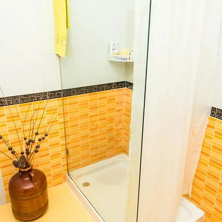 Pksc - Surfers House 게스트하우스 3*